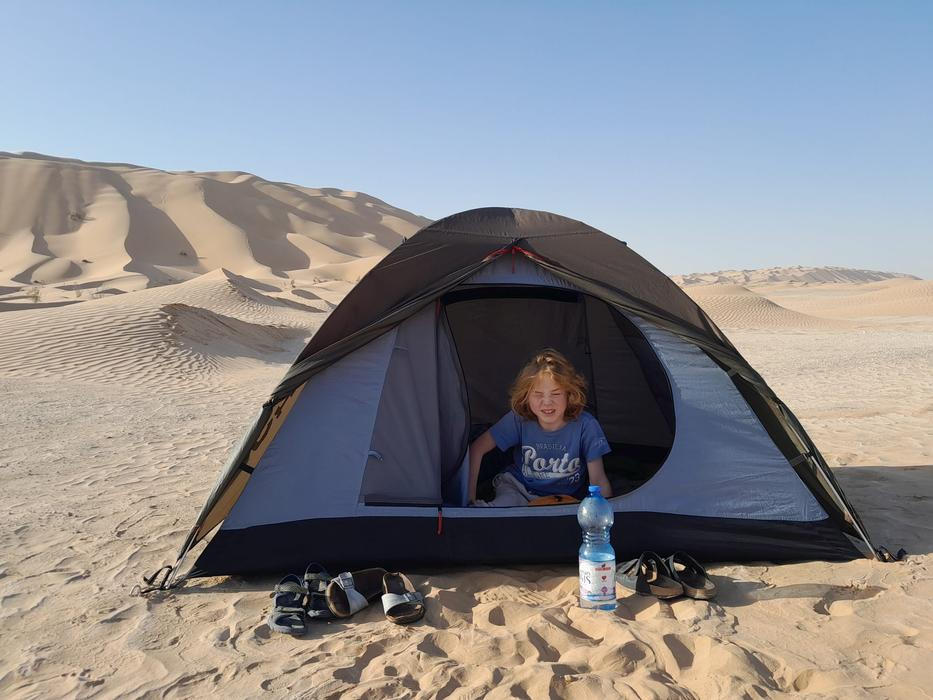 Lenka Linhartová se synem na cestách