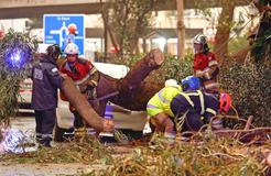 Zkáza na pobřeží: bouře Harry bičuje promenády, lodě a celé ulice