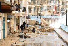 Zkáza na pobřeží: bouře Harry bičuje promenády, lodě a celé ulice