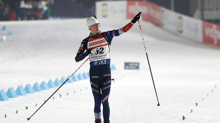 Éric Perrot slaví vítězství v Novém Městě na Moravě.