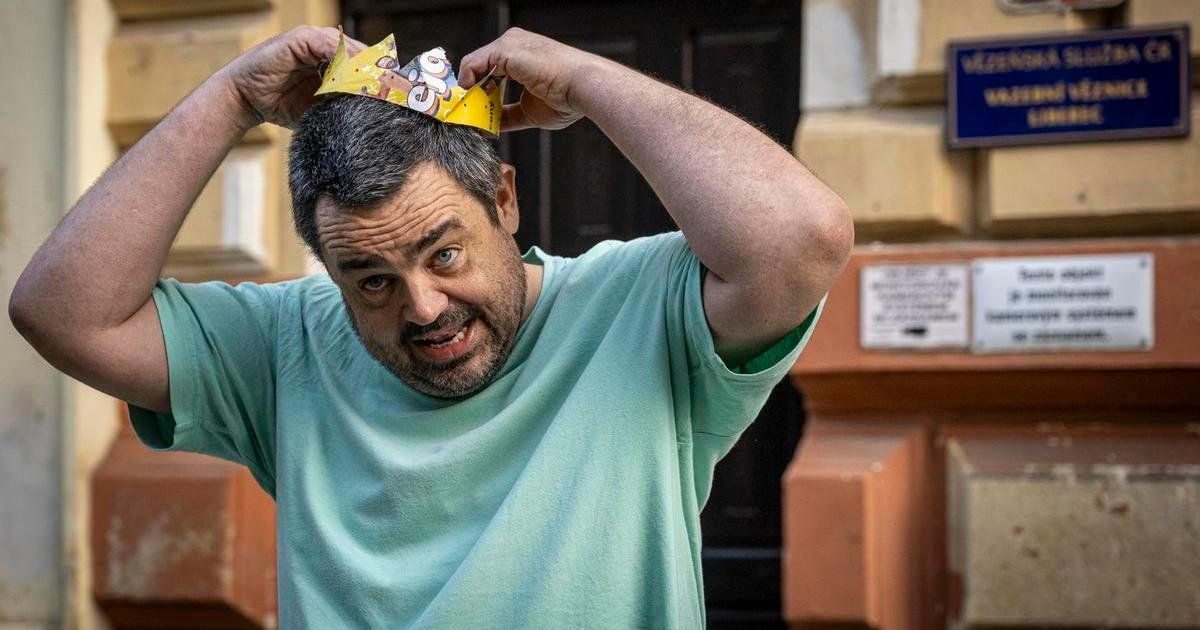 Bývalý starosta pražských Řeporyjí Pavel Novotný opustil věznici po odpykání tříměsíčního trestu za výtržnictví, podněcování k trestnému činu a nebezpečné pronásledování podnikatele.