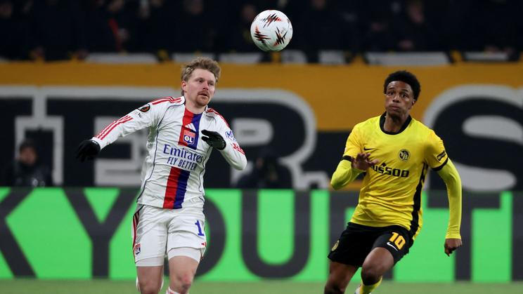 Pavel Šulc z Lyonu v utkání Evropské ligy proti Bernu