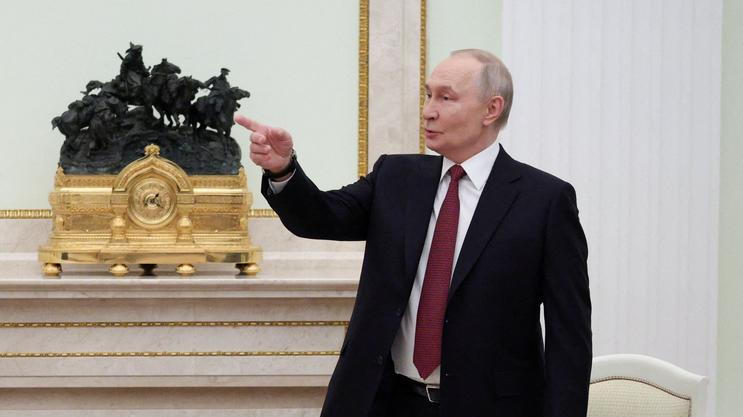 „Nemám absolutně žádnou důvěru v to, že Vladimir Putin (na snímku) v těchto jednáních ustoupí v jakýchkoli zásadních bodech,“ citoval v pátek server BBC Roberta Wilkieho, který působil jako ministr pro záležitosti veteránů v první administrativě Donalda Trumpa.