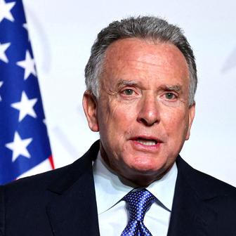 Tváře zlomového setkání. K jednomu stolu poprvé usednou Ukrajinci, Rusové i Američané