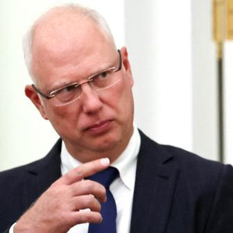 Tváře zlomového setkání. K jednomu stolu poprvé usednou Ukrajinci, Rusové i Američané