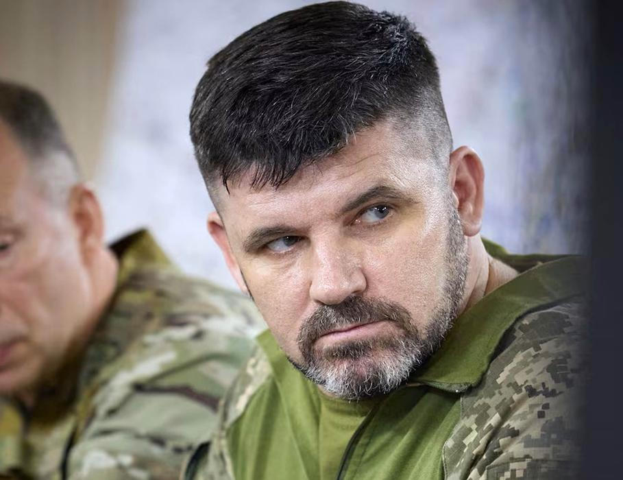 Tváře zlomového setkání. K jednomu stolu poprvé usednou Ukrajinci, Rusové i Američané