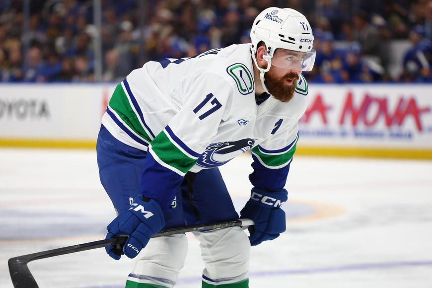 Vždyť s nikým nemluví. NHL se diví, česká hvězda je nečekaně favoritem na "céčko"