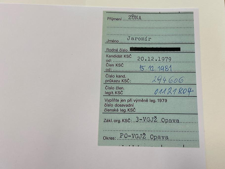 Evidenční štítek Jaromíra Zůny.