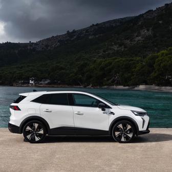 Výbava je až na detaily podobná.