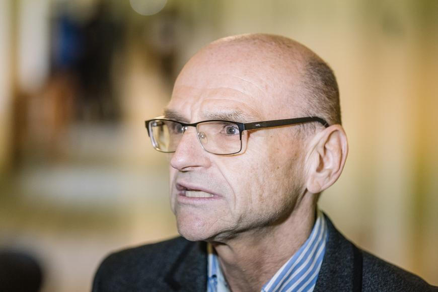 Sedm let za ovlivňování drogových kauz. Obžalovaný soudce vrchního soudu vinu popírá