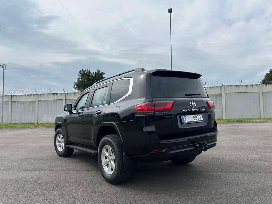 Toyota Land Cruiser LC 300