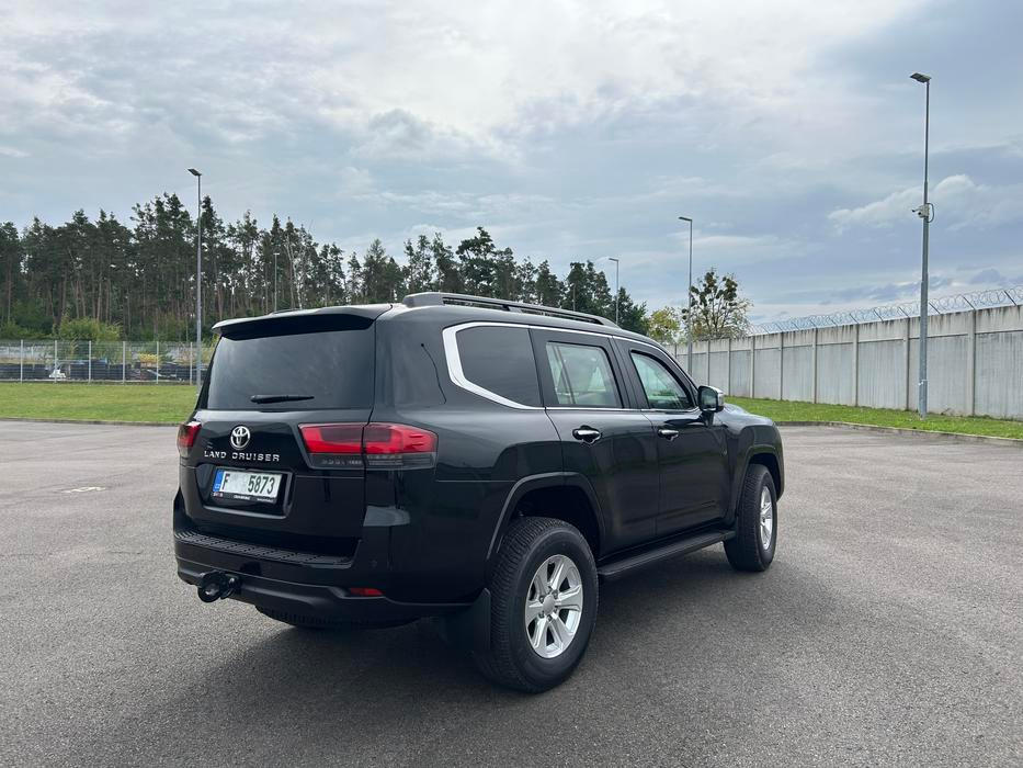 Toyota Land Cruiser LC 300