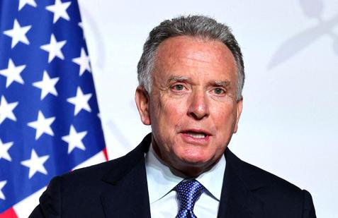 Tváře zlomového setkání. K jednomu stolu poprvé usednou Ukrajinci, Rusové i Američané