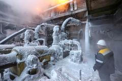 Škoda tyhle fotky minout: tenis a haute couture, pozor „Čelisti" a ledový mráz