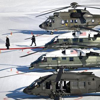 Škoda tyhle fotky minout: tenis a haute couture, pozor „Čelisti“ a ledový mráz