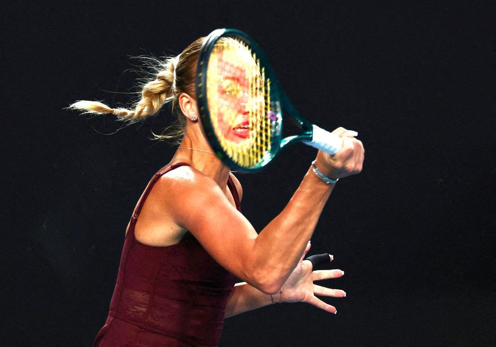 Škoda tyhle fotky minout: tenis a haute couture, pozor „Čelisti“ a ledový mráz