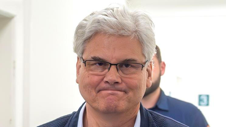 Praha 6.6.2025 Soud Bývalý šéf Motola Ludvík chce ven z vazby. Soud rozhodne o jeho žádosti. Obvodní soud pro Prahu 5 se v pondělí bude zabývat žádostí bývalého ředitele motolské nemocnice Miloslava Ludvíka o propuštění z vazby. Soud obdobnou žádost řešil