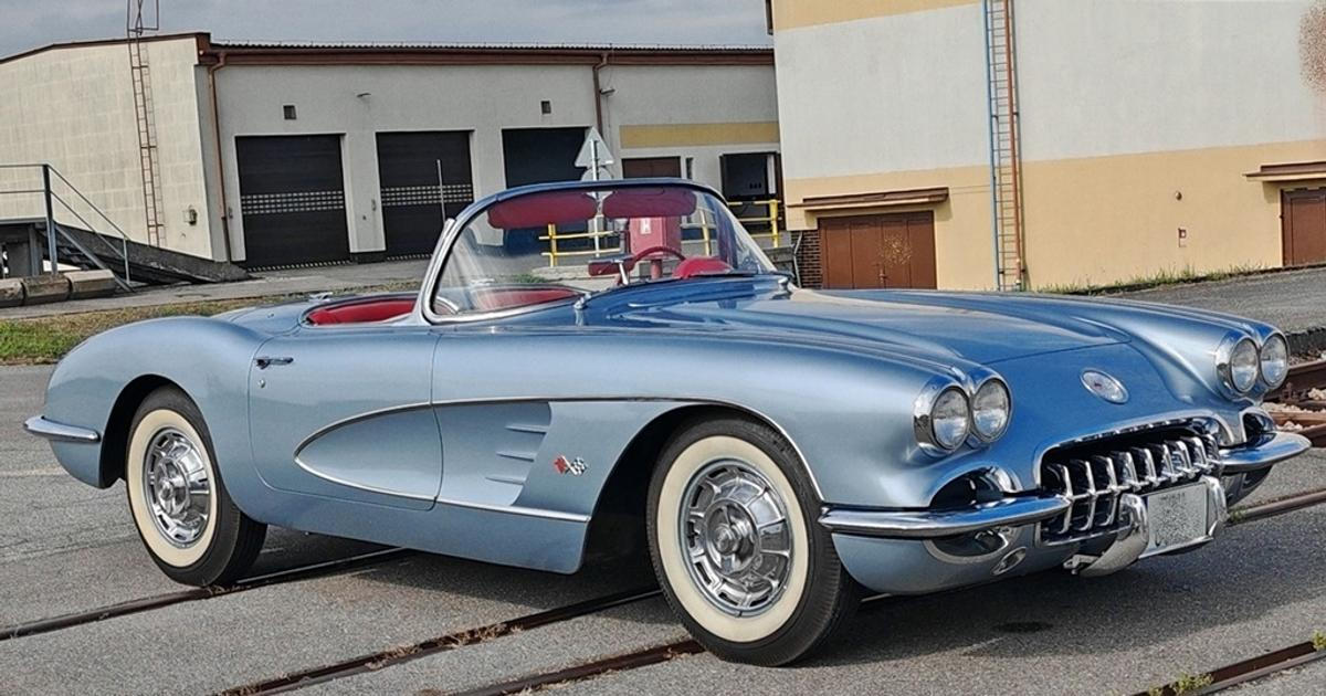 Zabavené automobilové legendy jdou do dražby. Stát prodává Corvettu a Mustanga