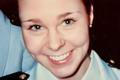 Studentka vojenské akademie Maura Murray na fotografii v galauniformě West Point během oficiální události před svým zmizením v únoru 2004.