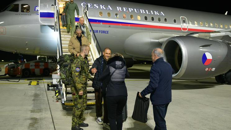 Přílet Jana Darmovzala vězněného 500 dní ve Venezuele.