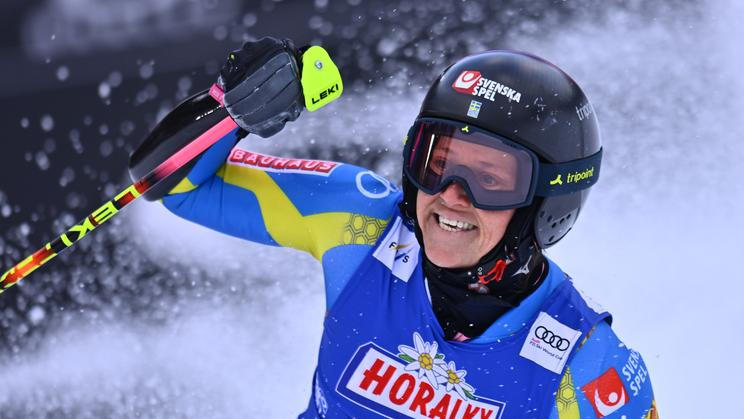 Sara Hectorová slaví vítězství v obřím slalomu SP ve Špindlerově Mlýně