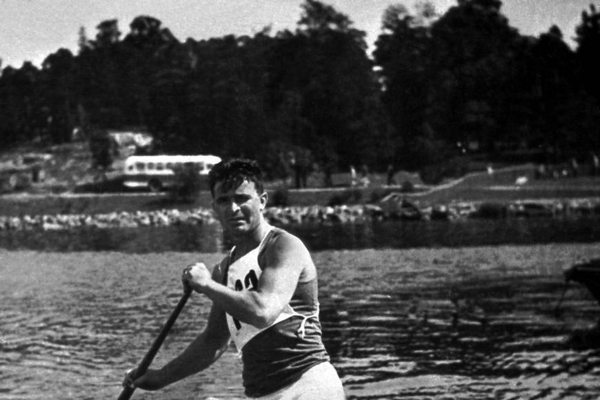 Olympijský šampion, který pádloval pro radost. Josef Holeček by oslavil 105 let