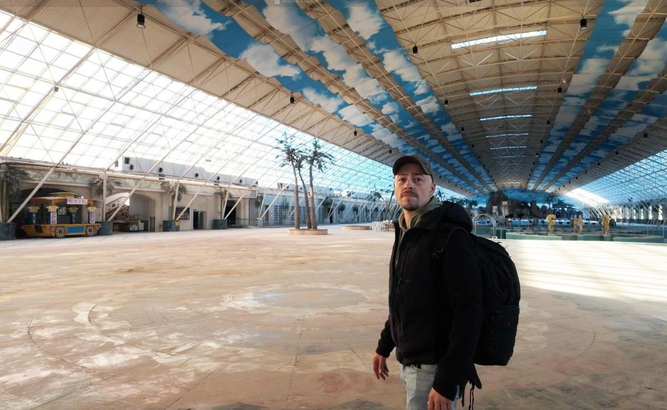 Tam, kam se běžný smrtelník jen tak nedostane, se podařilo proniknout urbexerovi Bobu Thissenovi. 