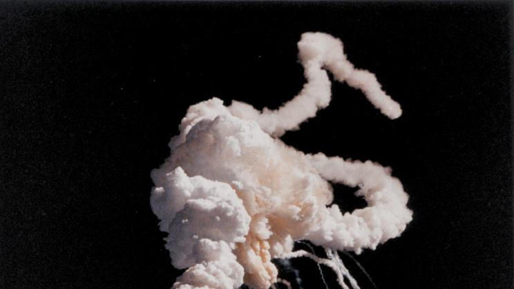 Raketoplán Challenger explodoval krátce po startu.