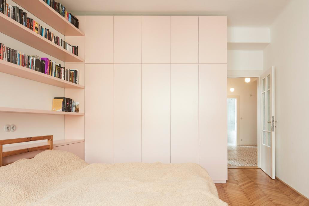 Letná má svůj rytmus, atmosféru i historii – a právě na tyto kvality architekti ze studia 0,5 Studio vědomě navázali. 