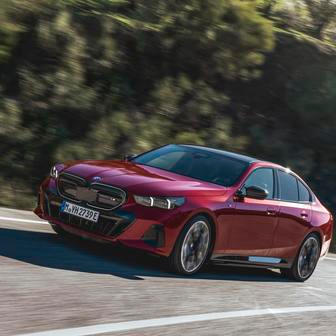 11. BMW řady 5 – 14 528 prodaných kusů (meziročně +54,3 %)