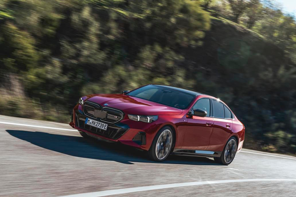 11. BMW řady 5 – 14 528 prodaných kusů (meziročně +54,3 %)