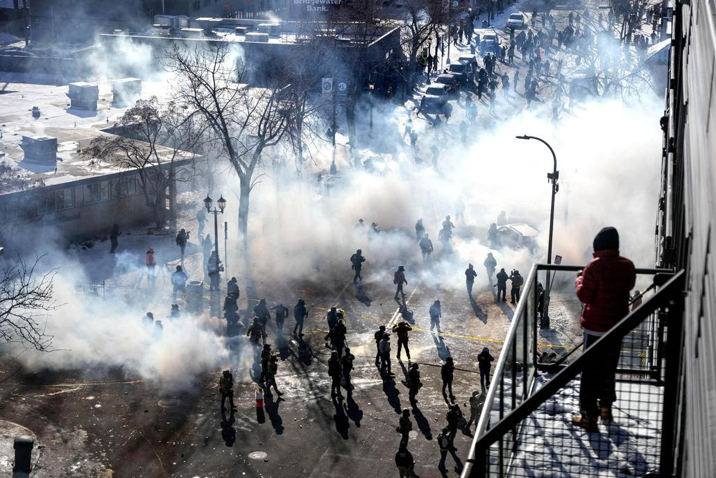 Smrt Alexe Prettiho šokuje Ameriku: tragédie, která ukazuje rozdělenou zemi