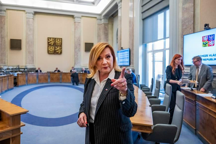 Vláda schválila rozpočet se schodkem 310 miliard. "Revidovali jsme ten původní."