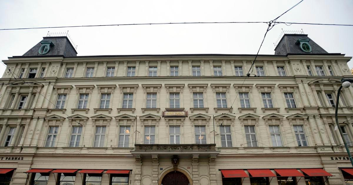 FAMU slaví 80 let, oslavy zahájí legendární žurnál Menzela a Chytilové