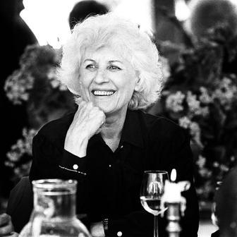 Třicet let bez Olgy Havlové. Síla, laskavost i humor první dámy svobody.