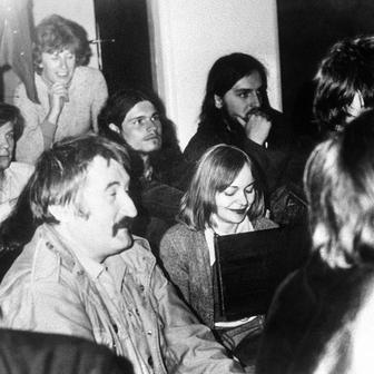 Třicet let bez Olgy Havlové. Síla, laskavost i humor první dámy svobody.