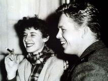 Třicet let bez Olgy Havlové. Síla, laskavost i humor první dámy svobody.