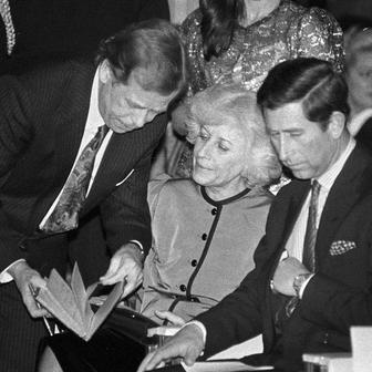 Třicet let bez Olgy Havlové. Síla, laskavost i humor první dámy svobody.