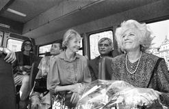 Třicet let bez Olgy Havlové. Síla, laskavost i humor první dámy svobody.