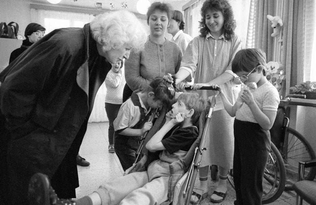 Třicet let bez Olgy Havlové. Síla, laskavost i humor první dámy svobody.