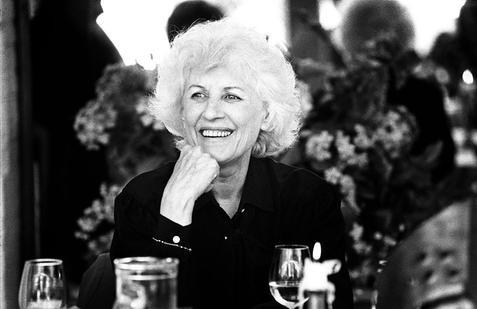 Třicet let bez Olgy Havlové. Síla, laskavost i humor první dámy svobody.