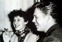 Třicet let bez Olgy Havlové. Síla, laskavost i humor první dámy svobody.