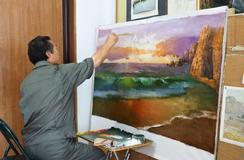 AK-12 ve zlatě a Kim v roli kurátora: studio Mansudae oslavuje válku v pompézním realismu