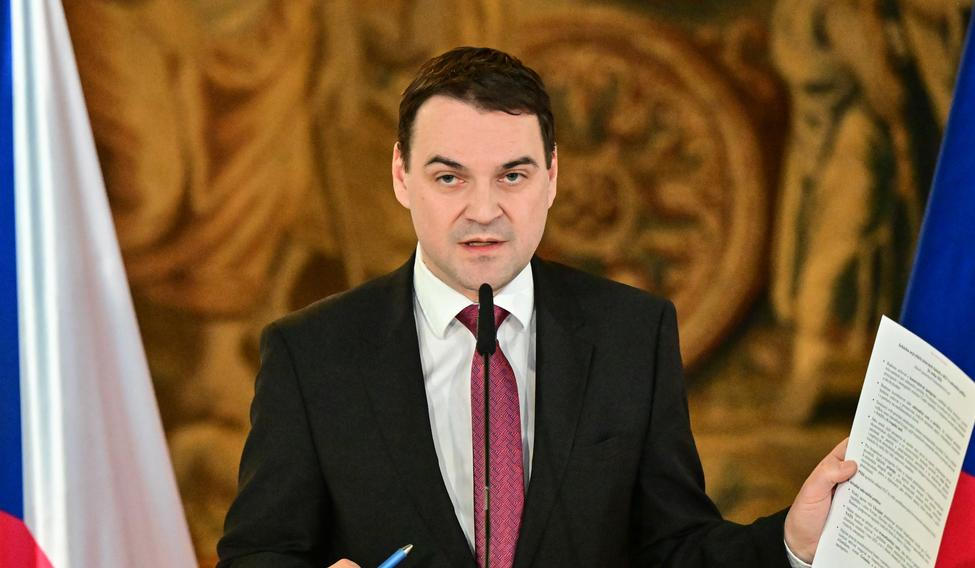 Ministr zahraničních věcí Petr Macinka (Motoristé).