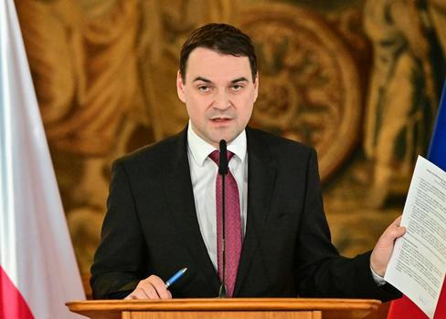 Ministr zahraničních věcí Petr Macinka (Motoristé).