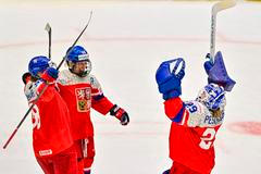 Kristýna Kaltounková, Kateřina Mrázová, Klára Peslarová, hokejistka, sportovkyně