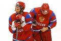 Alexandr Ovečkin a Andrej Markov po vyřazení Rusů na OH ve Vancouveru 2010