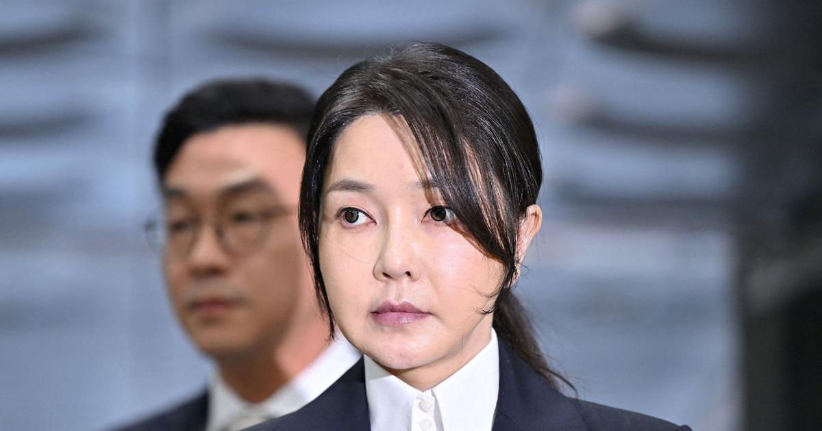 Soud poslal jihokorejskou bývalou první dámu na 20 měsíců do vězení za korupci