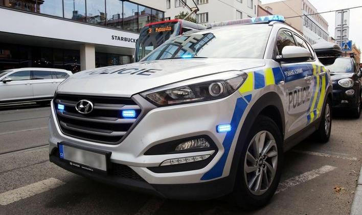 Policie ČR / Státní policie / Policejní auto / Ilustrační foto / Praha / Léto / 2018 / 1