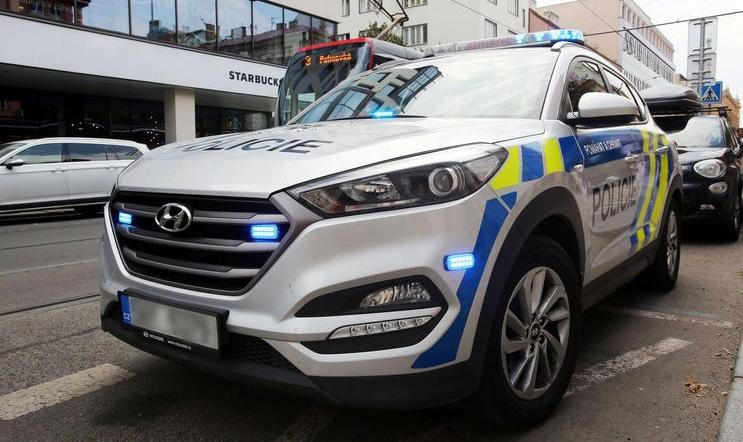 Policie ČR / Státní policie / Policejní auto / Ilustrační foto / Praha / Léto / 2018 / 1